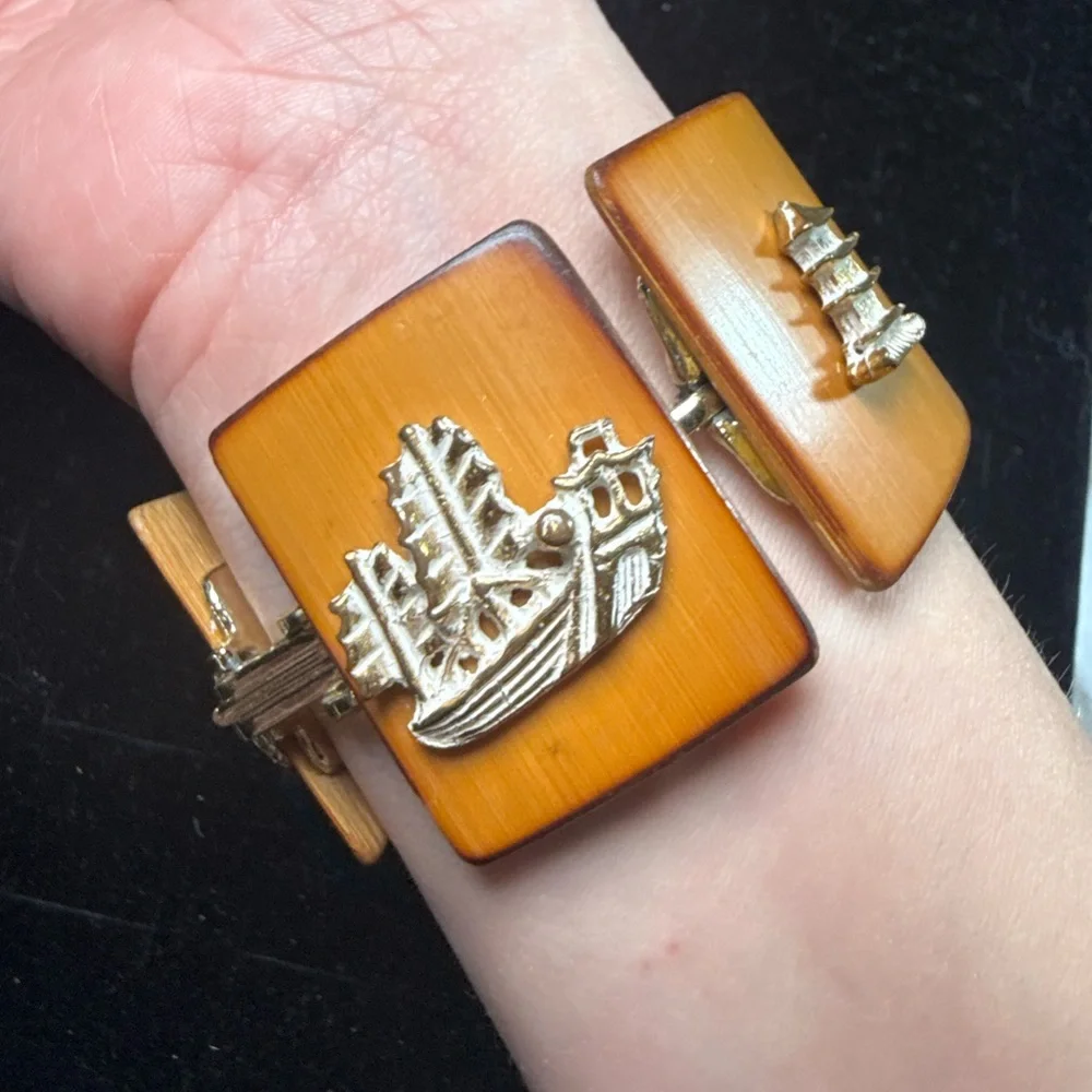 Source Unknown Polynesian Gold and Brown‎ Bracelet
